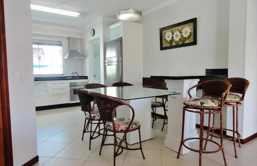Apartamento Encantador, Com Piscina No Condominio-1