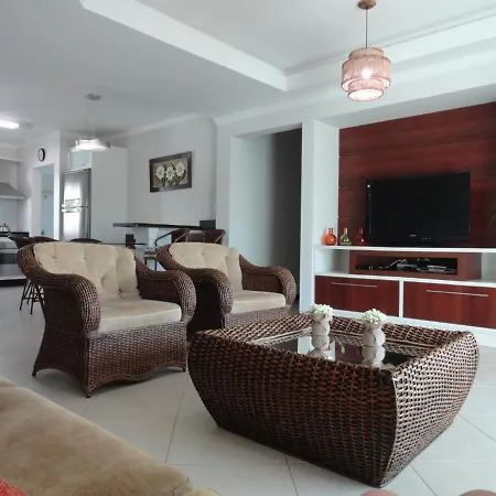 Apartamento Encantador, Com Piscina No Condominio-2